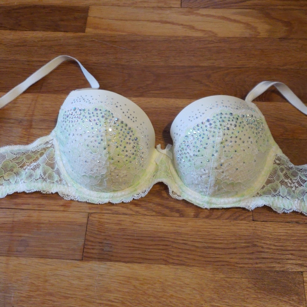 Victoria's secret bra
